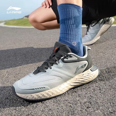 李宁男子防护云缓震防泼水跑步鞋