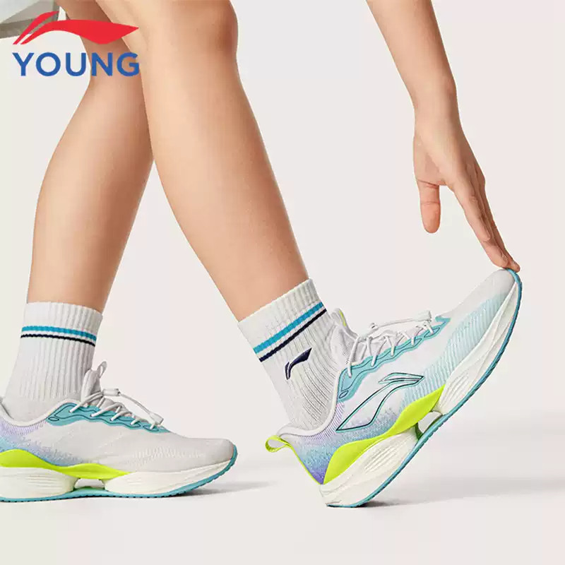 李宁儿童超轻26跑步鞋26夏季新款男女大童减震透气运动鞋YKFV092