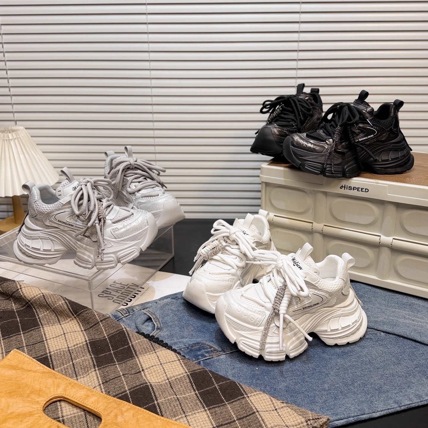 日本OFFCAT7cm水钻擦色复古厚底松糕老爹鞋女小个子增高小白鞋潮