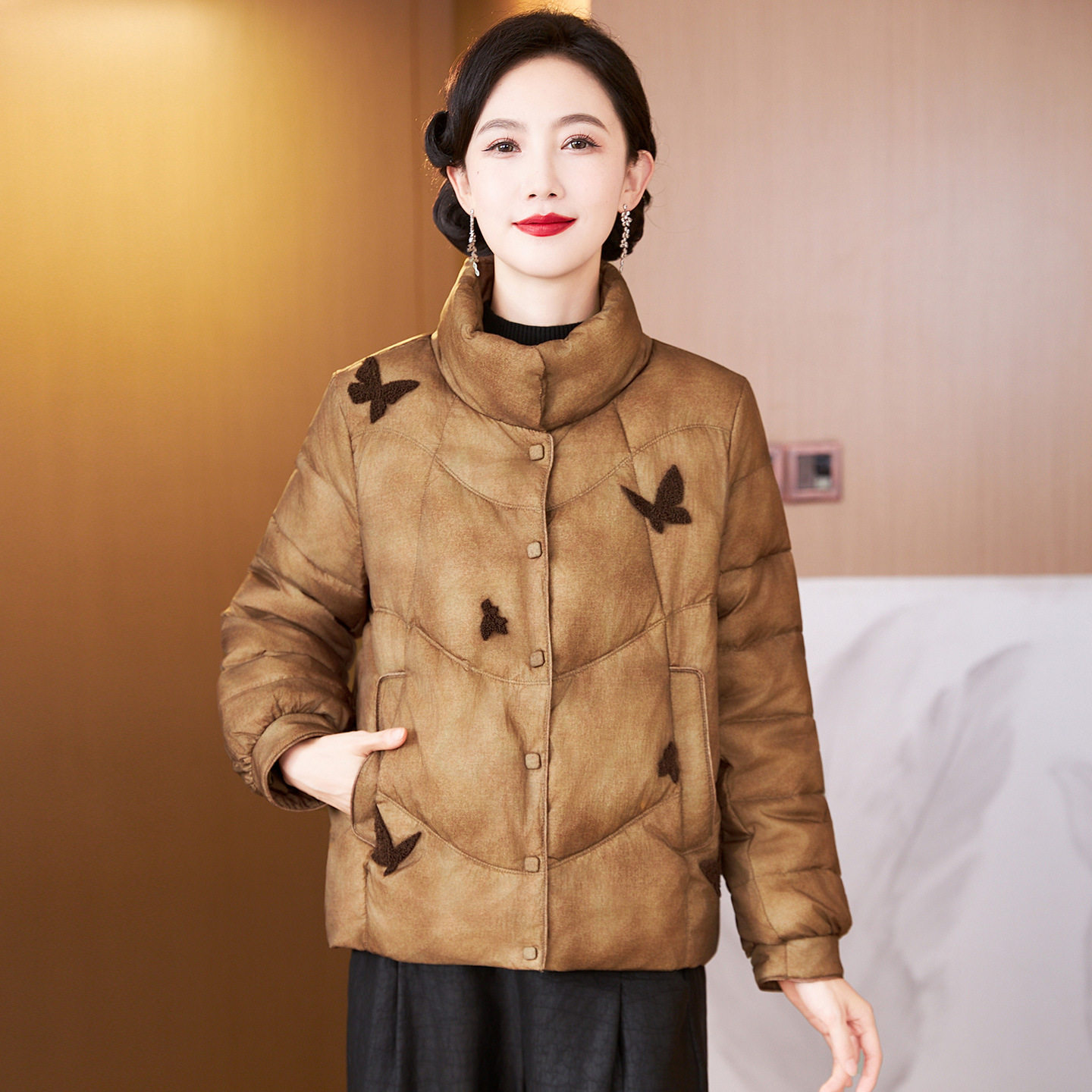 新中式国风羽绒服女2025冬新款气质设计感洋气小个子妈妈短款外套,女装/女士精品,羽绒服,淘宝优惠券,粉丝福利购,淘宝优惠卷