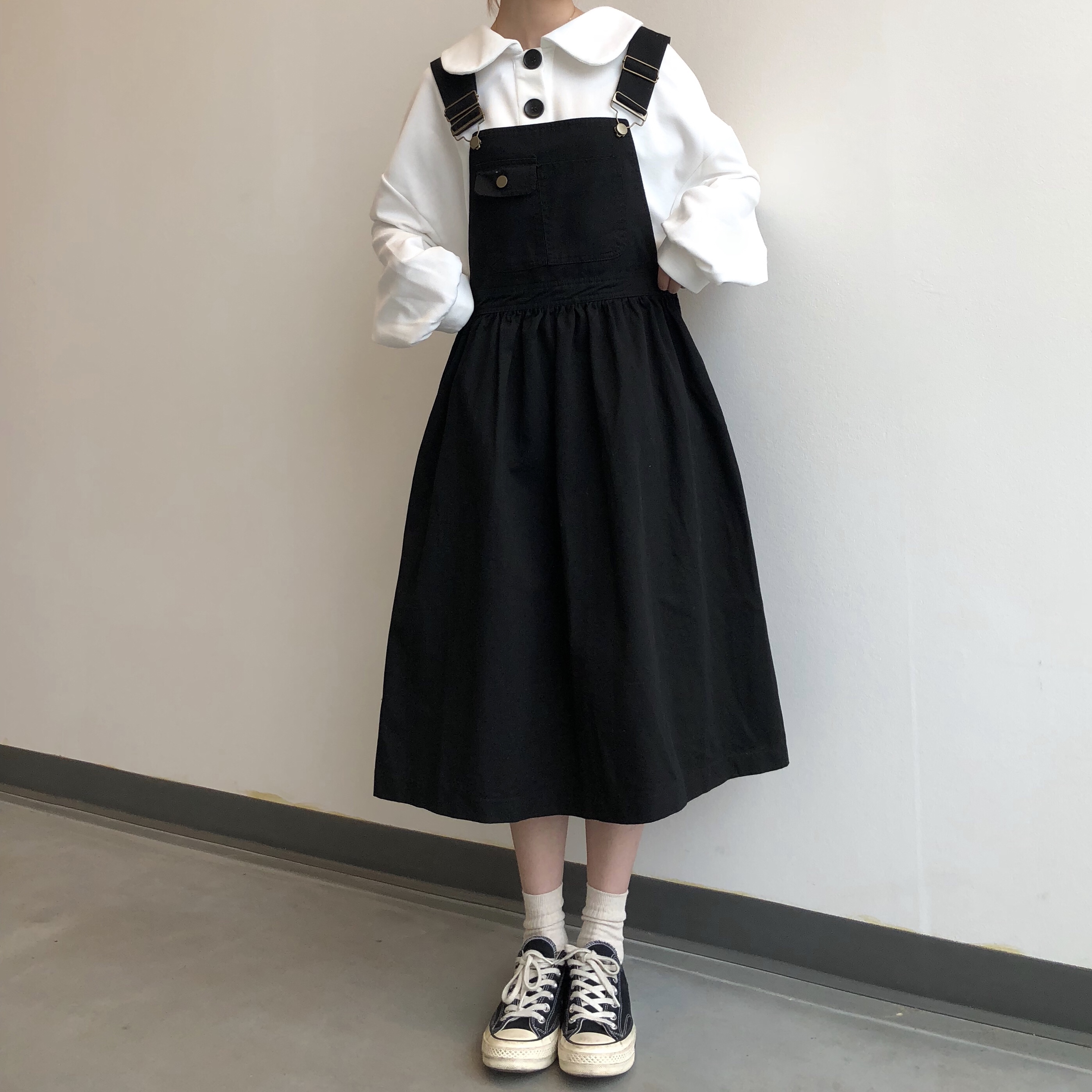 Selling price no less than 57 real-time spring new Korean version of College style relaxed age-reducing strap skirt