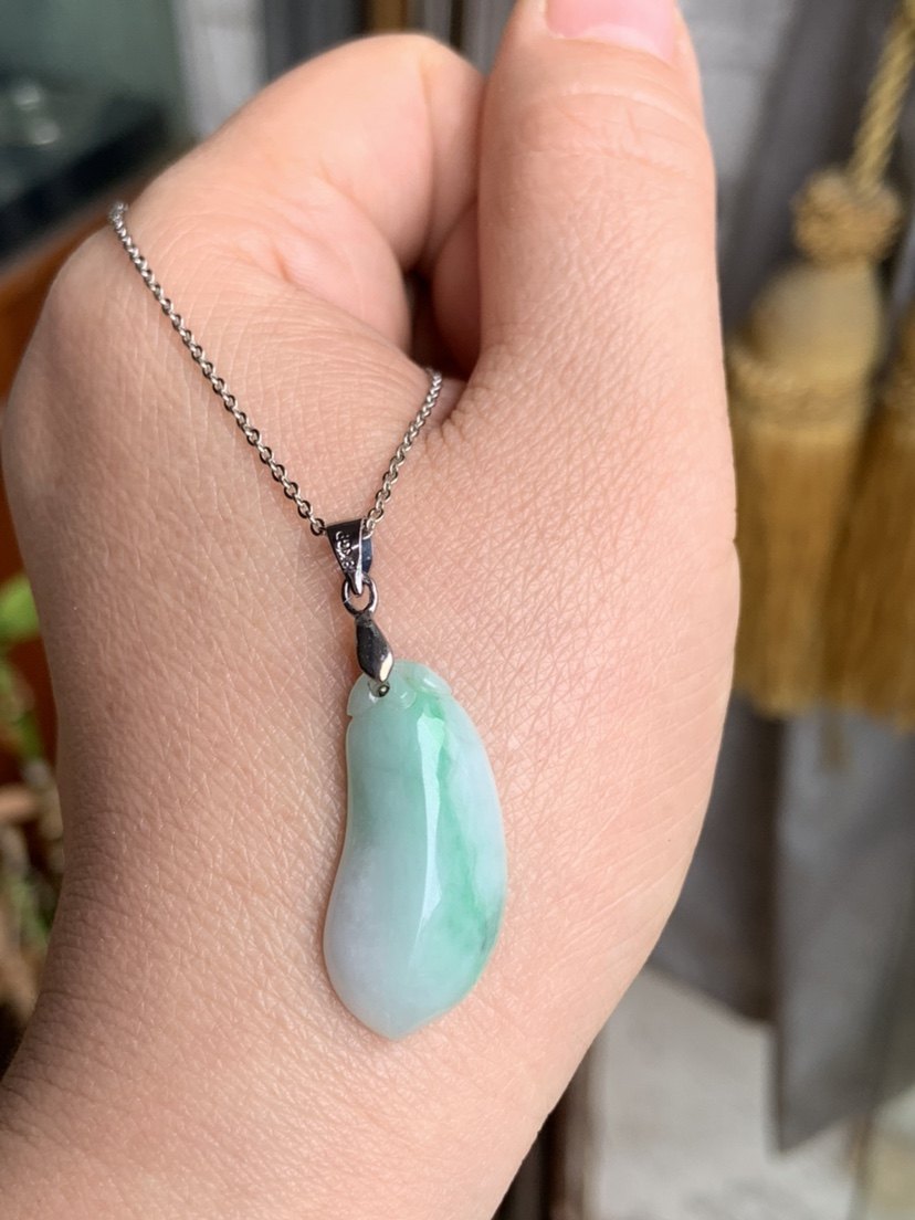 天然A货翡翠玉吊坠 阳绿福瓜玉坠 女款项坠 挂坠