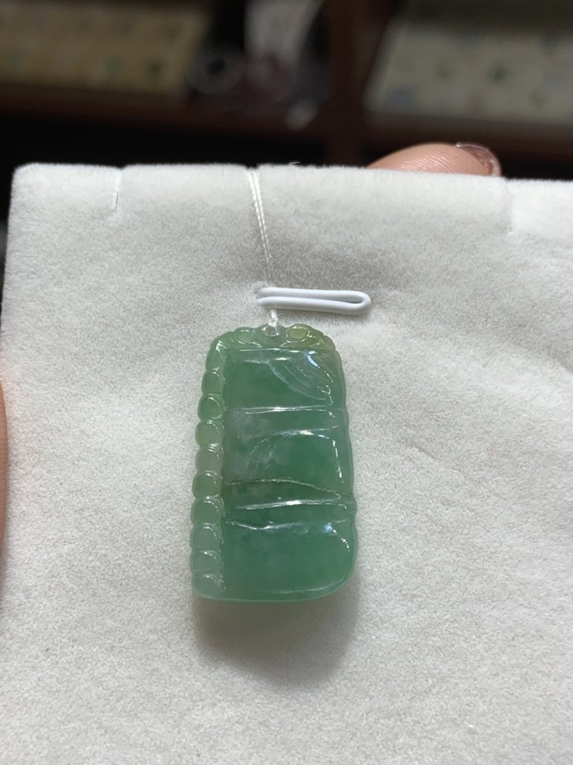 天然A货翡翠玉吊坠 冰种阳绿竹节挂坠 竹子项坠 满绿女款小玉坠