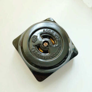 20A250V2P代松下WK2220K 台湾黑色隆光LKEW明装 防松插座LK2220K