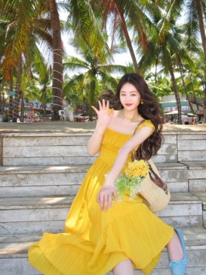 乔与乔伊日光妮可黄色方领连衣裙