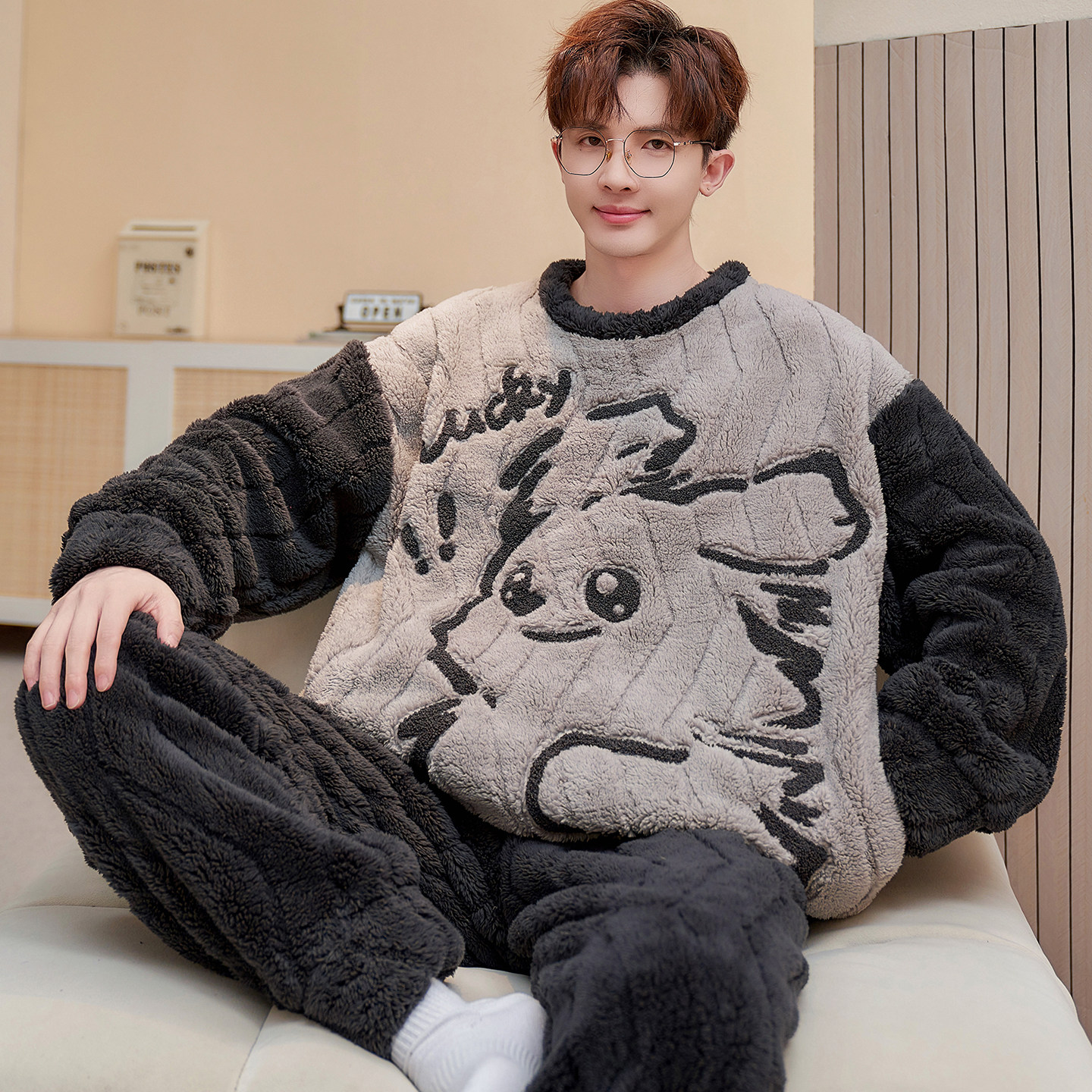 法兰绒睡衣男孩圆领青少年珊瑚绒加厚卡通初中生秋冬季套装家居服