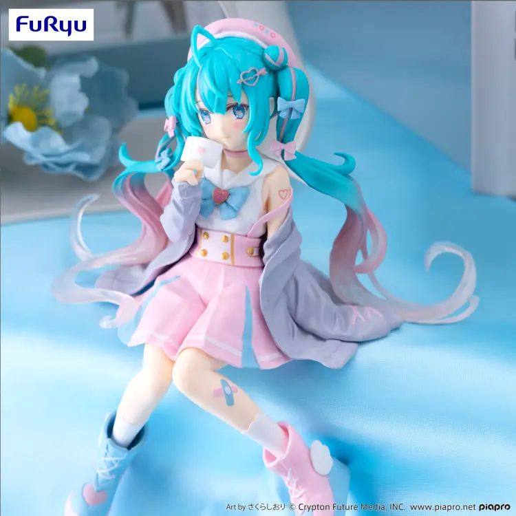 包邮正版FURYU初音未来恋爱西装 恋爱水手 坐姿景品手办