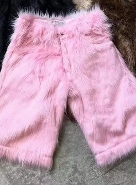 Y2K retro hip-hop style, knee-length fluffy long fur shorts