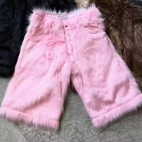 Y2K retro hip-hop style, knee-length fluffy long fur shorts