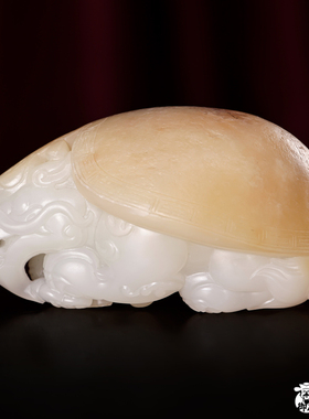 天然新疆和田玉黄皮白玉籽玉把件挂坠吊坠玉雕龙龟111.3克