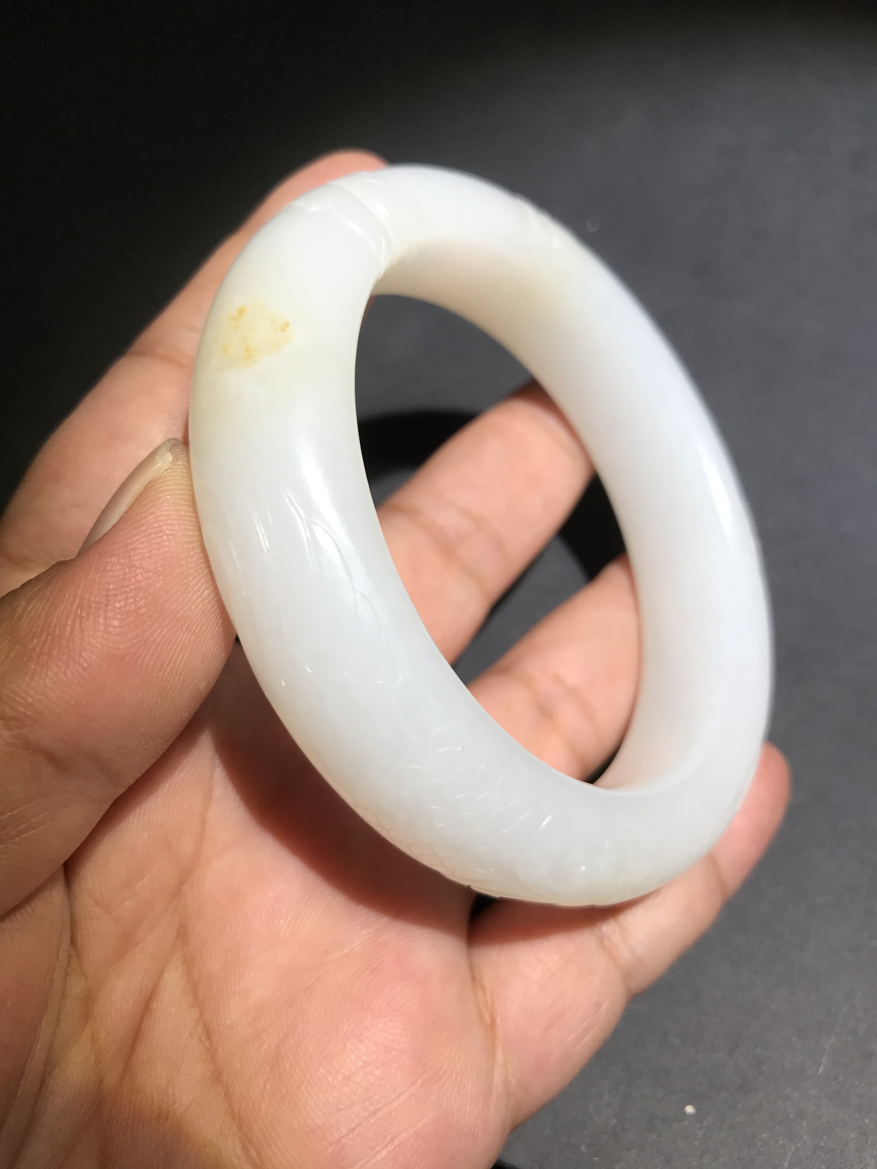 天然新疆和田玉白玉籽料手镯内径56mm