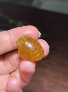 天然新疆和田玉黄沁籽料挂件挂坠吊坠龙龟6克