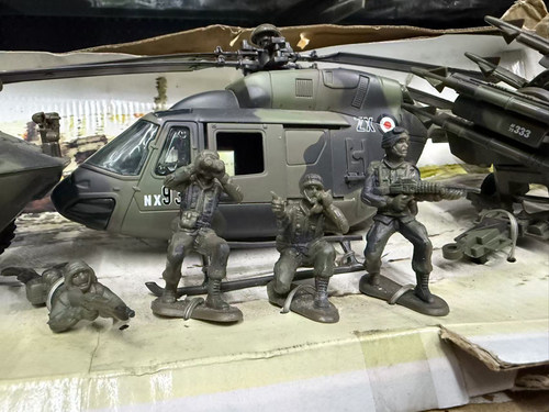 Newray 宝柏 1/32 坦克军车 直升战斗机玩具套装 附人偶场景摆件