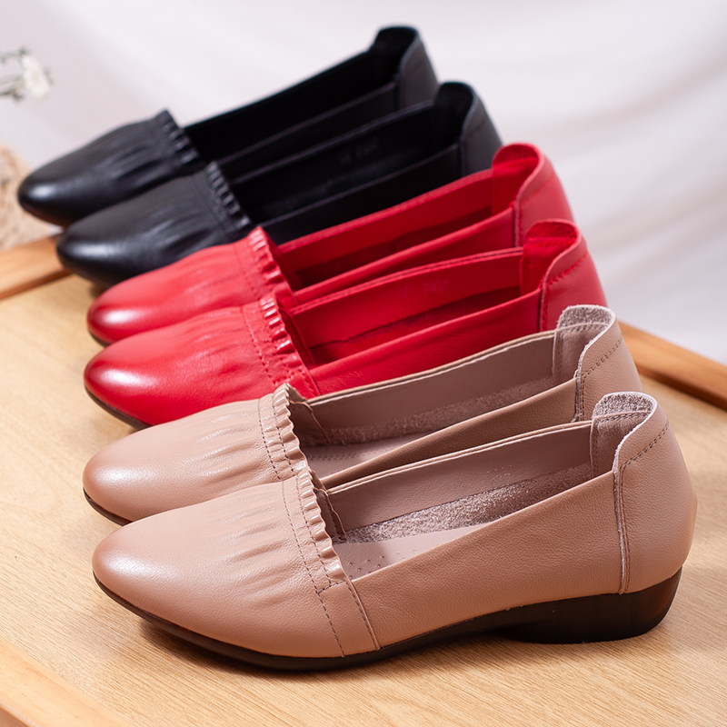 秋季妈妈鞋平跟低跟真