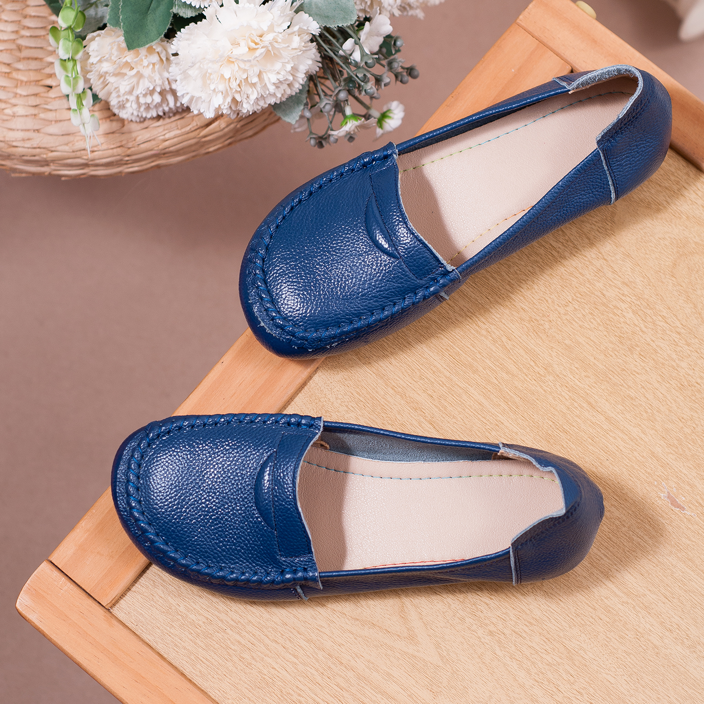 宽头好穿不累脚牛筋底防滑妈妈鞋