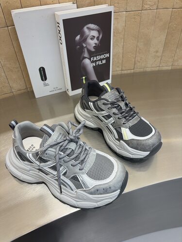 超轻厚底韩版灰调老爹鞋女2026秋新款系带增高显脚小休闲运动鞋潮