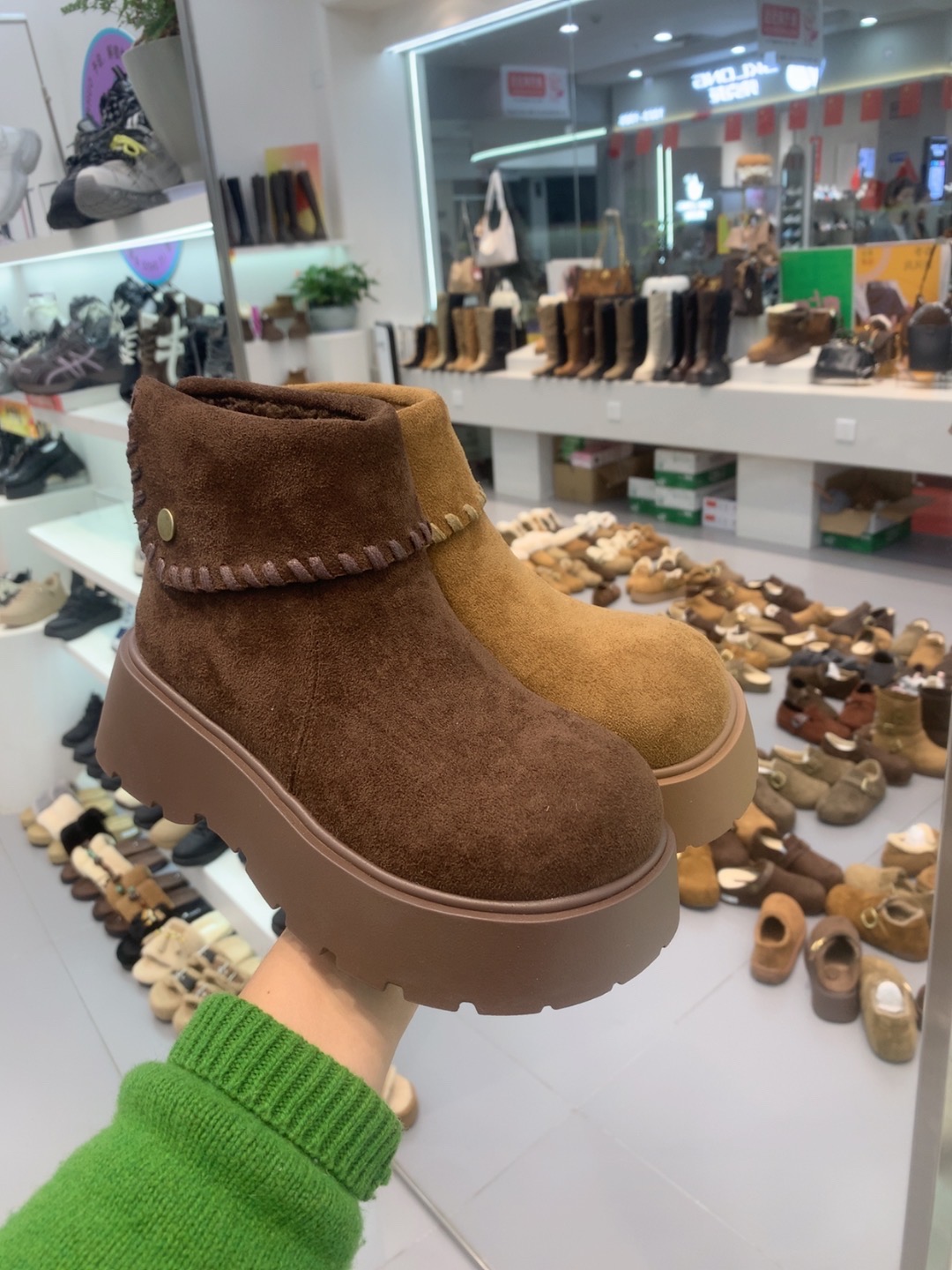 雪地靴女款2025新款秋冬季加绒加厚厚底增高短筒靴防寒棉鞋