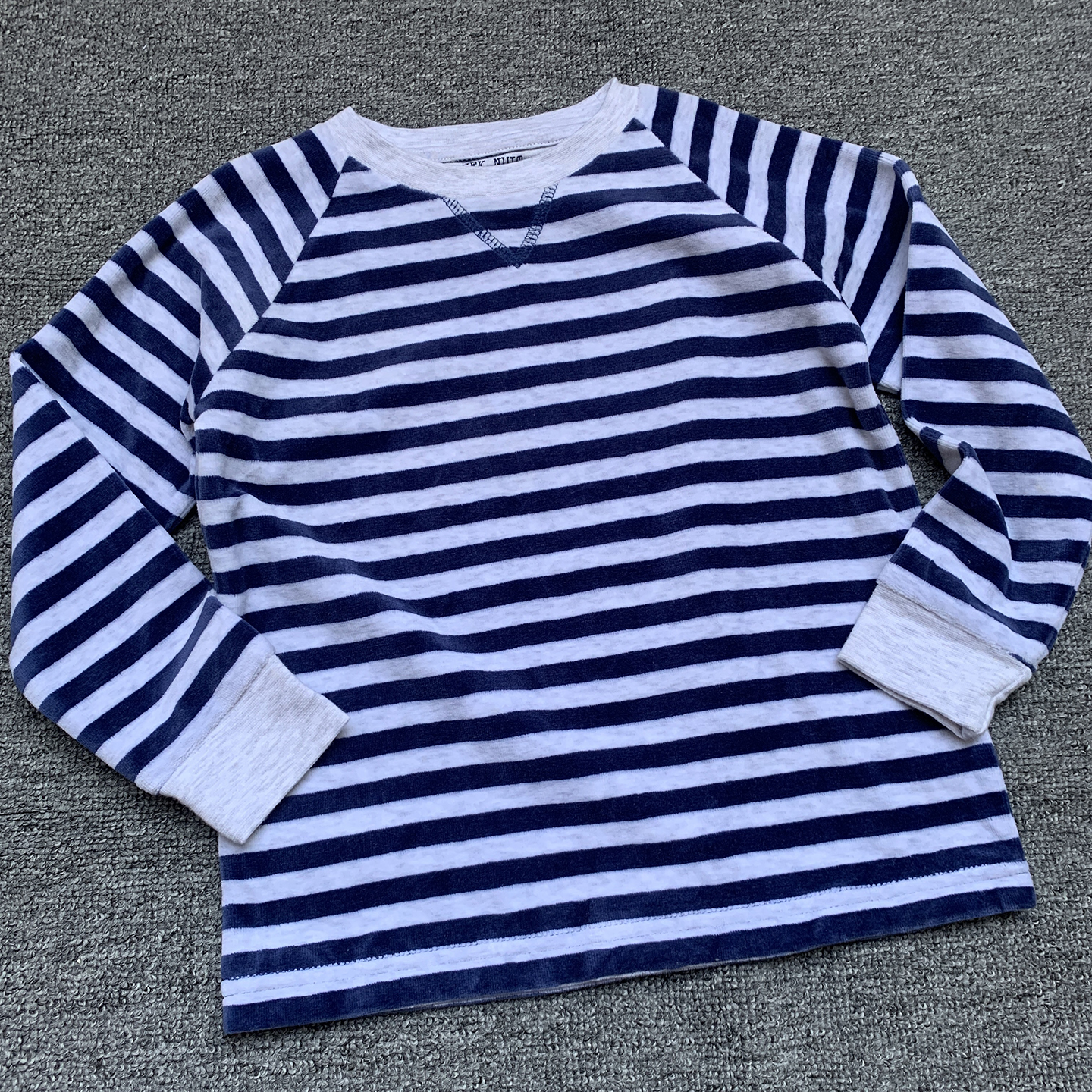 3-4岁 法单纯原儿童男孩小童天鹅绒圆领卫衣罩衫家居服上衣外套