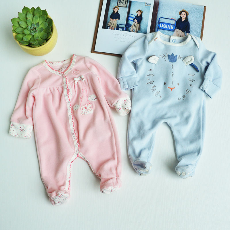 新生儿女童天鹅绒包脚爬服连体衣