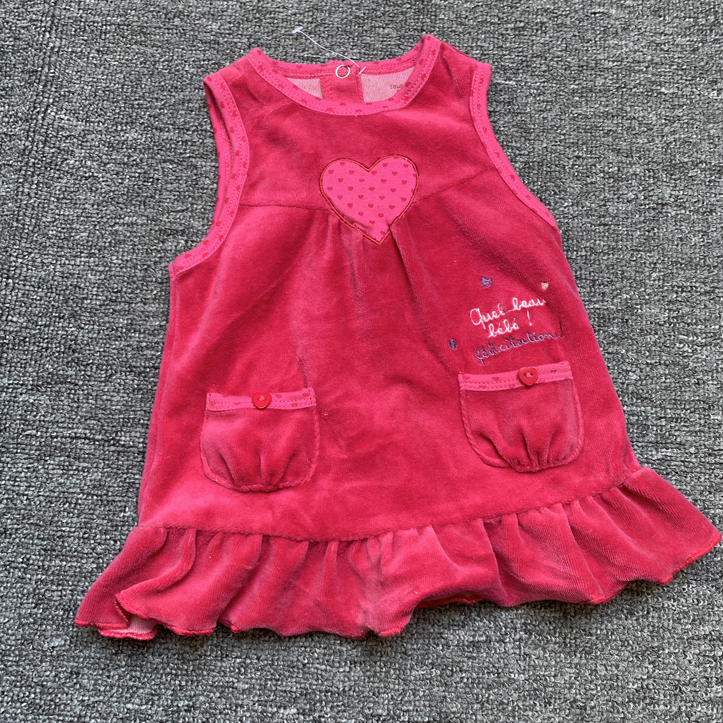 0-6个月 法单新生婴儿女宝宝春秋款天鹅绒爱心刺绣无袖罩衣连衣裙