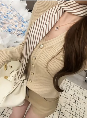 现货~小芬家FEN家秋冬富家千金小香风V领垫肩针织开衫丝巾两件套