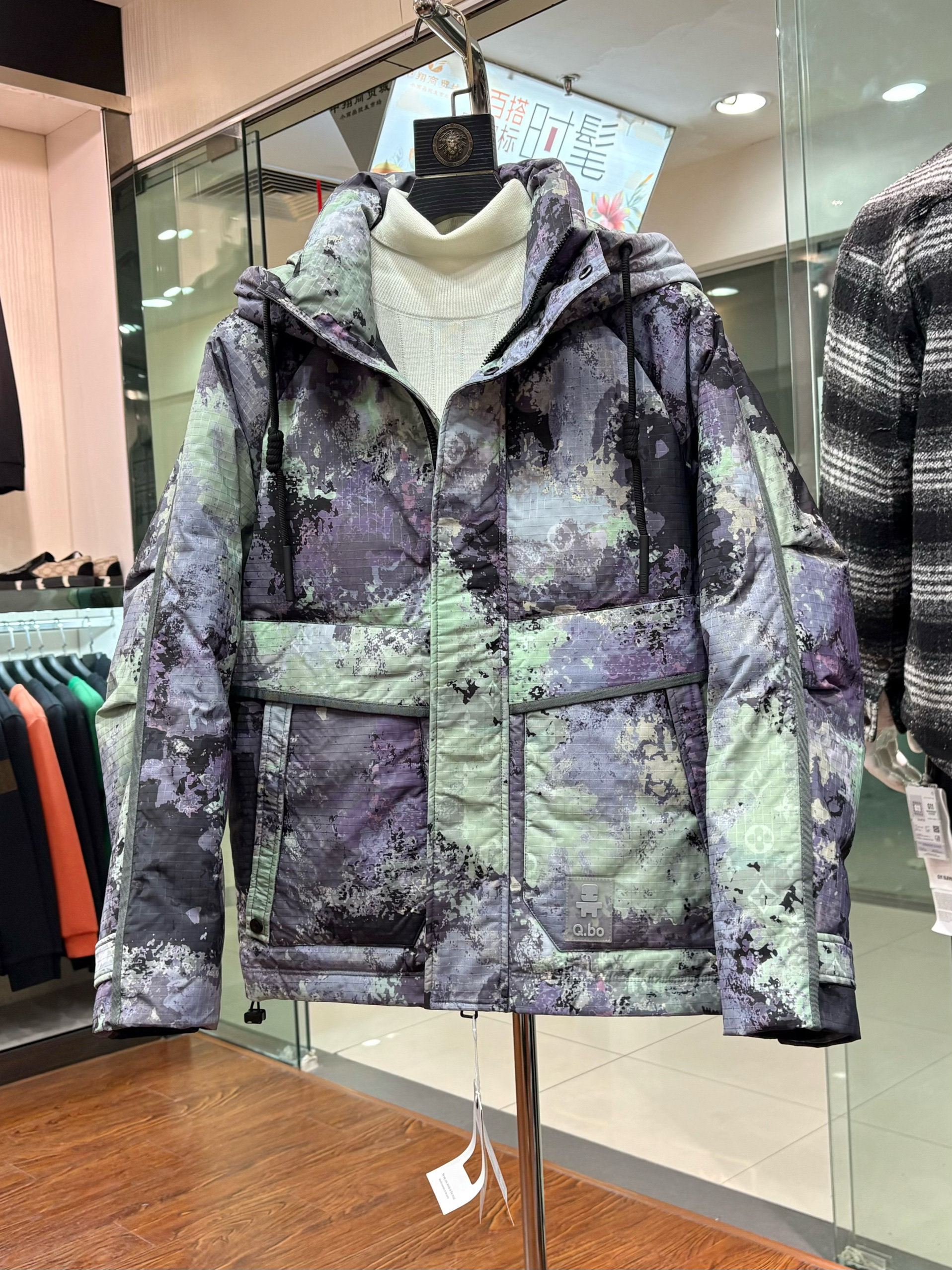 印花休闲常规羽绒服连帽青春活力