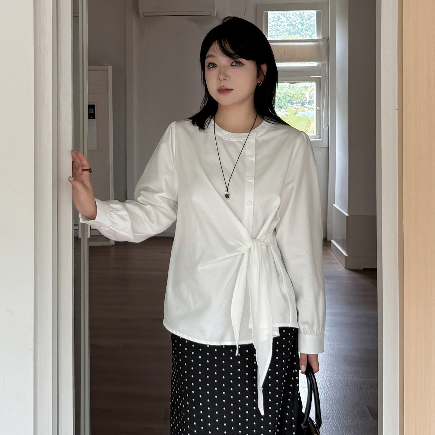 胖mm大码装设计感系带长袖衬衫