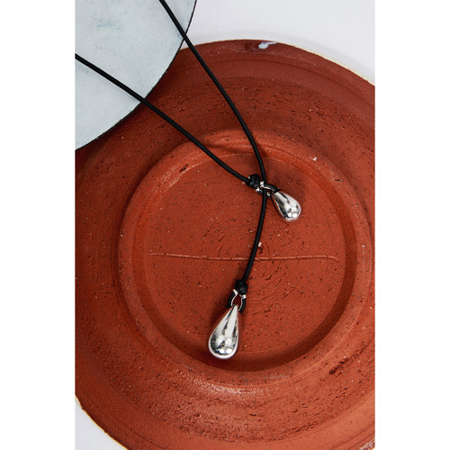 羊皮绳黄铜镀铑金水滴吊坠项链