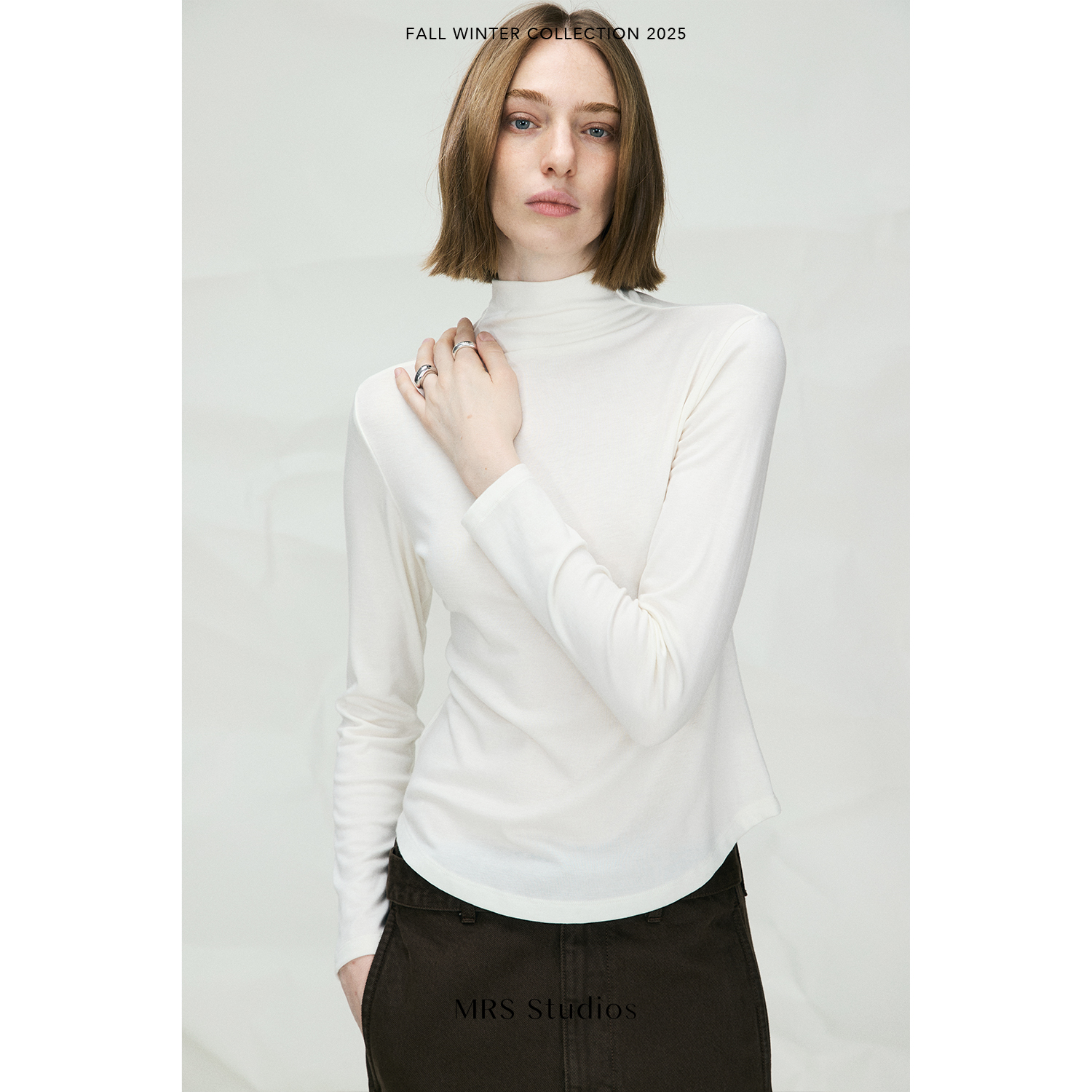 MRS Studios 半高领圆弧下摆 基础长袖打底衫