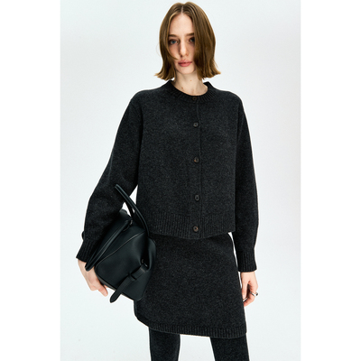 MRS Studios 简约利落 澳洲美利奴全羊毛短款针织开衫+半裙套装