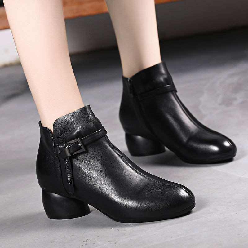 时装靴女2021年秋冬季新款休闲时尚百搭圆头粗跟侧拉链短筒靴