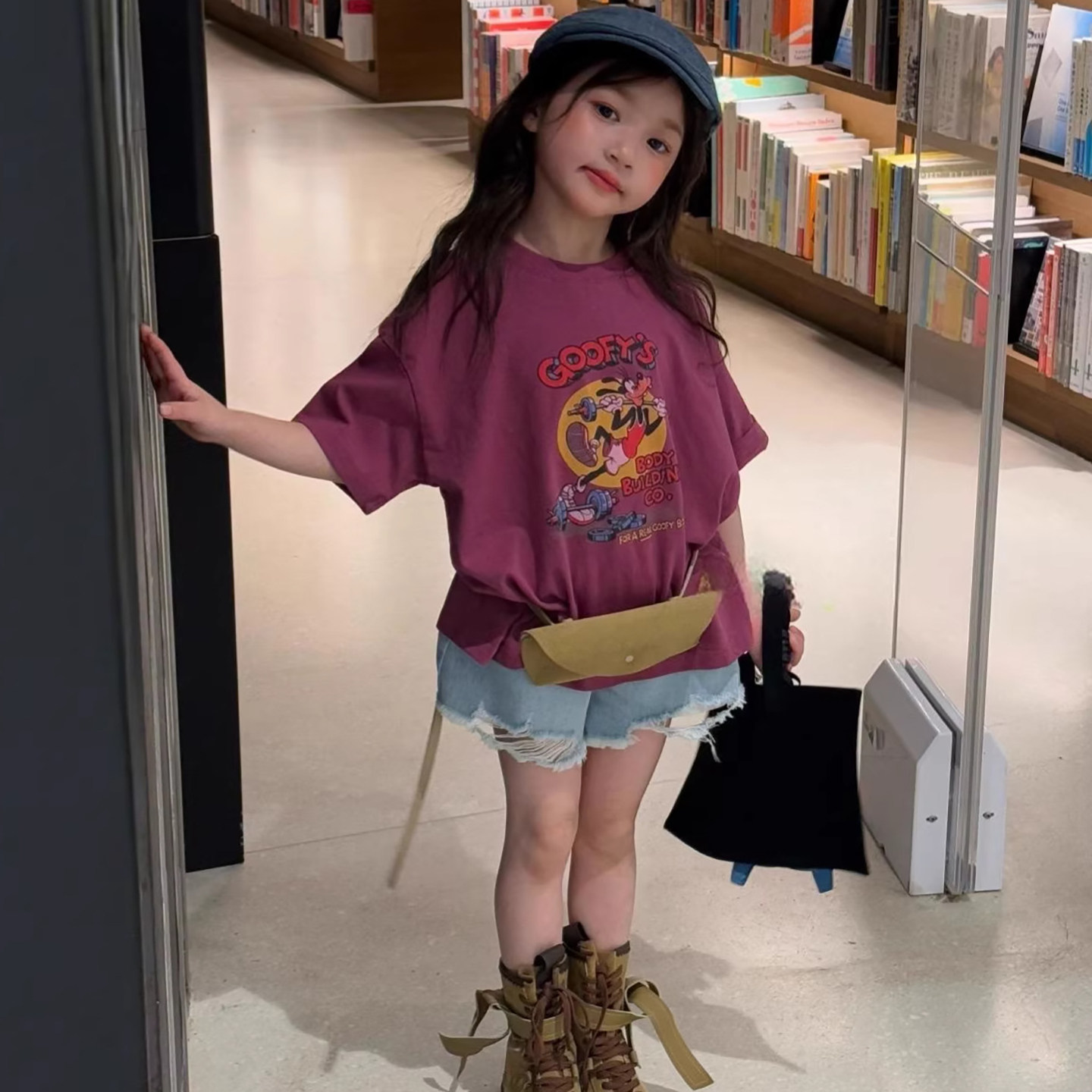 女童套装夏季新款韩系百搭卡通短袖T恤休闲上衣洋气破洞牛仔短裤