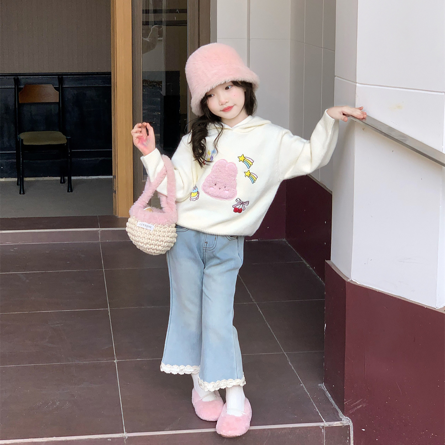 女童卡通兔子连帽毛衣牛仔喇叭裤