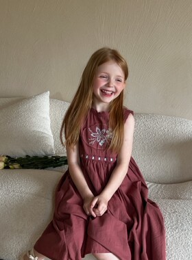 夏季新款韩版女童无袖连衣裙韩系儿童绣花蕾丝领无袖连衣裙