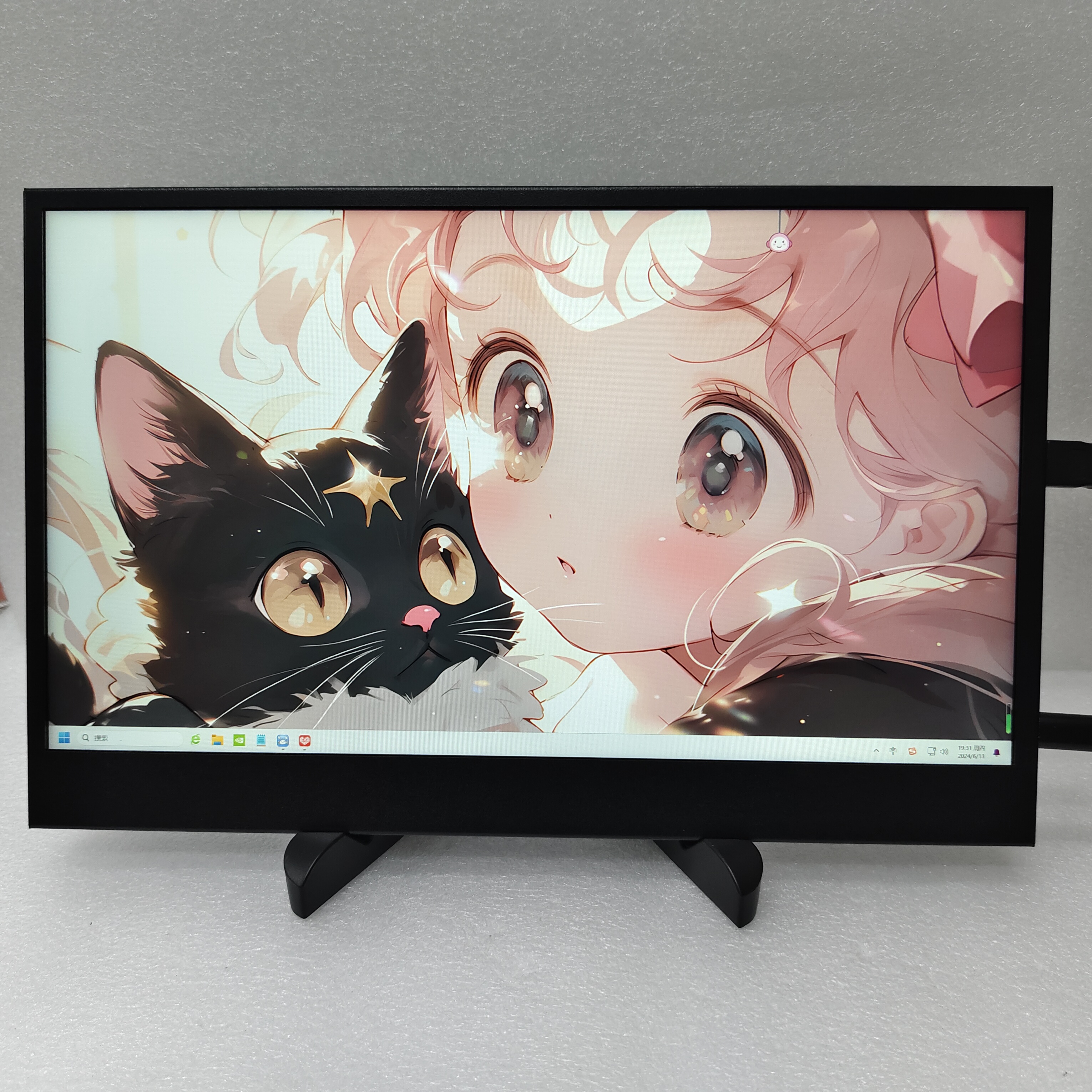 13.3寸一线通便携显示器1k/60HZ,支持HDMI信号和typec一线通信号