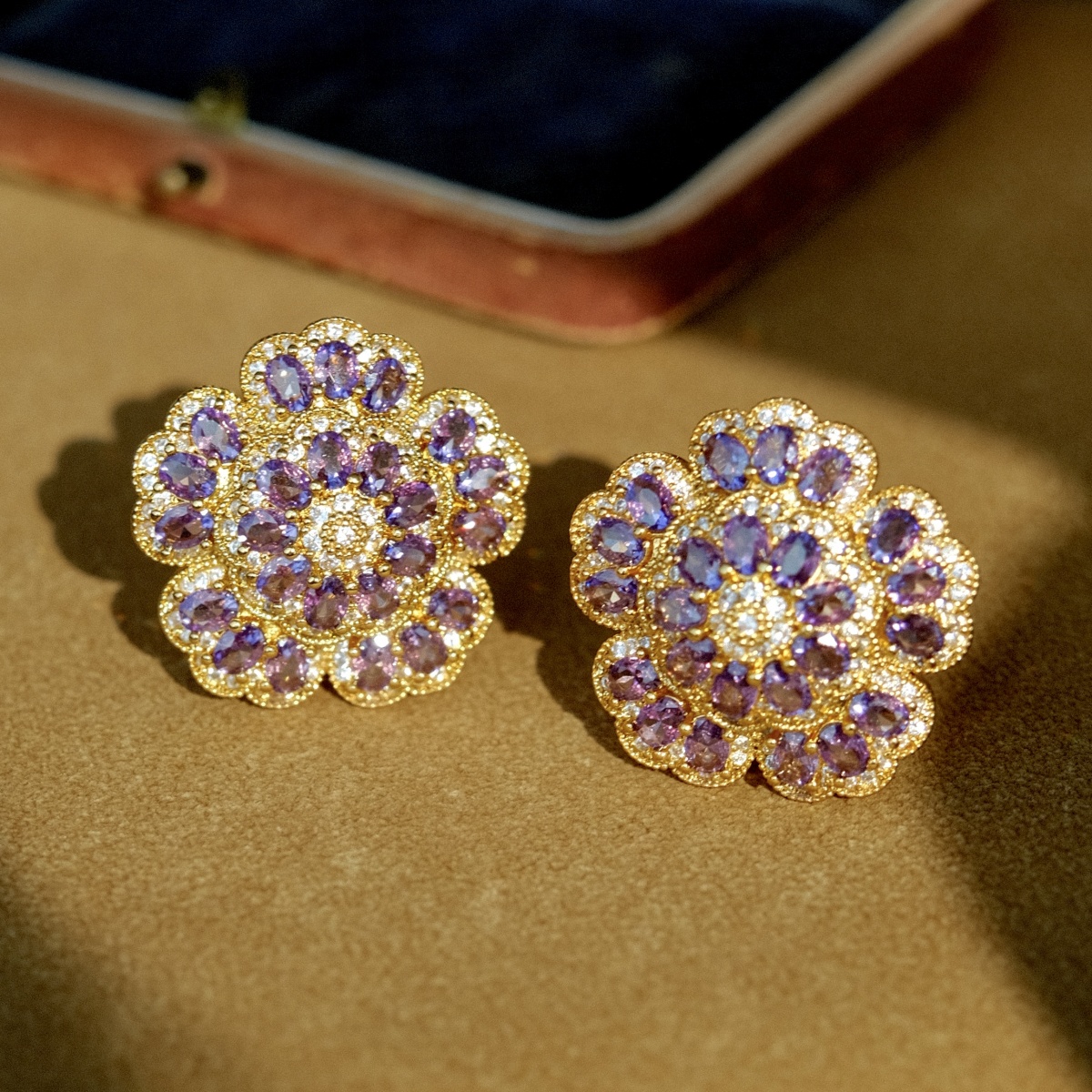 古董线《约兰蒂》梵克家vintage珠宝花朵耳饰 紫闪锆华丽重工多层