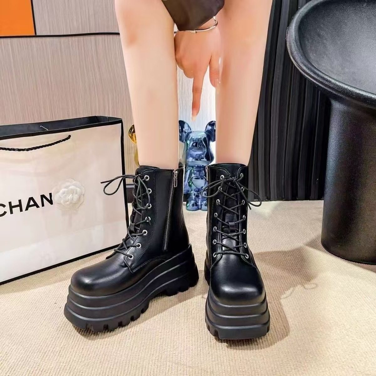 2025秋冬新款大码42绝美女欧美气质马丁靴女时尚松糕厚底中筒靴子