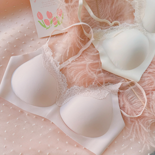 山岚椰子奶~聚拢无痕吊带女士固定杯文胸小胸内衣法式蕾丝新品
