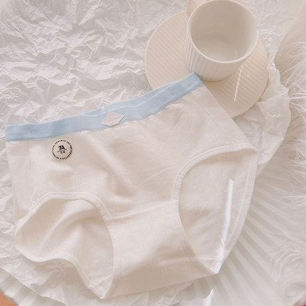 云感亲肤~2026新款简约纯棉内裤女软糯中腰少女三角短裤7A抑菌裆
