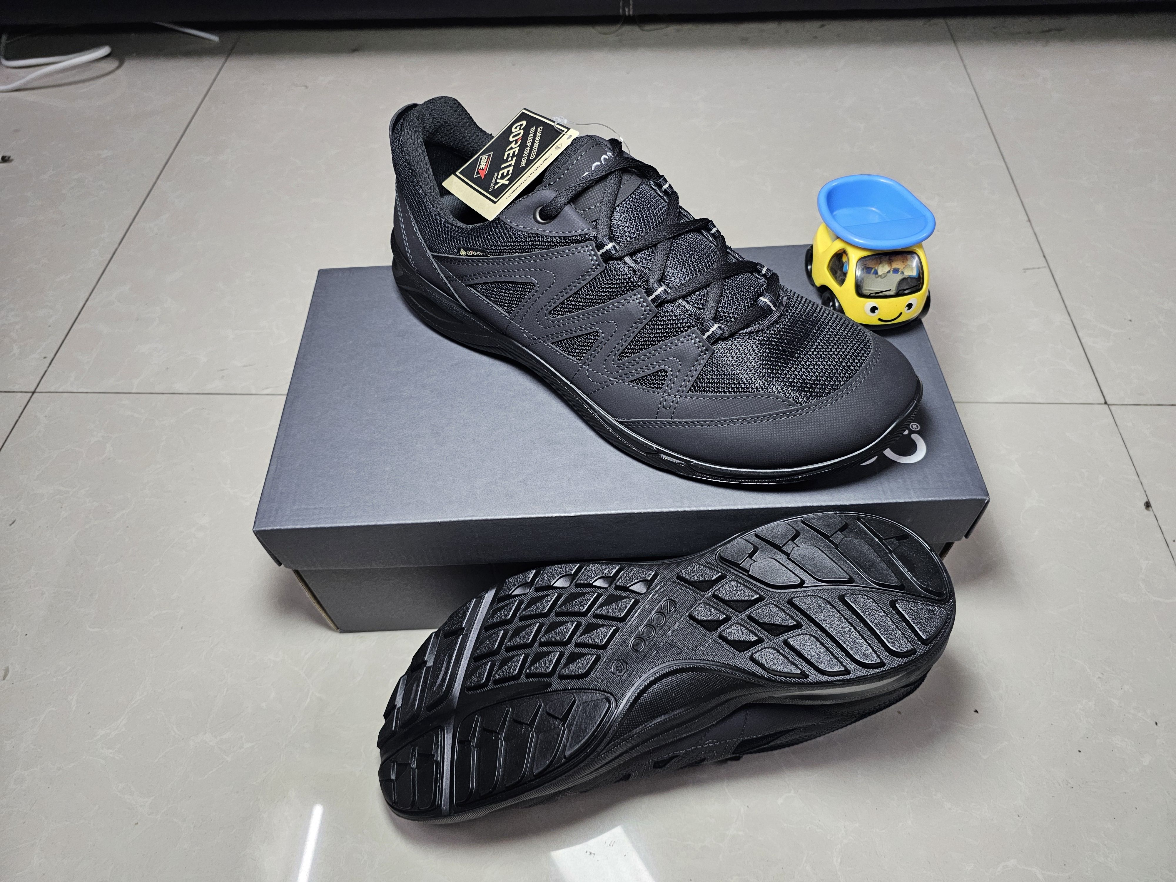 特价户外健步鞋爱步防水防滑耐磨