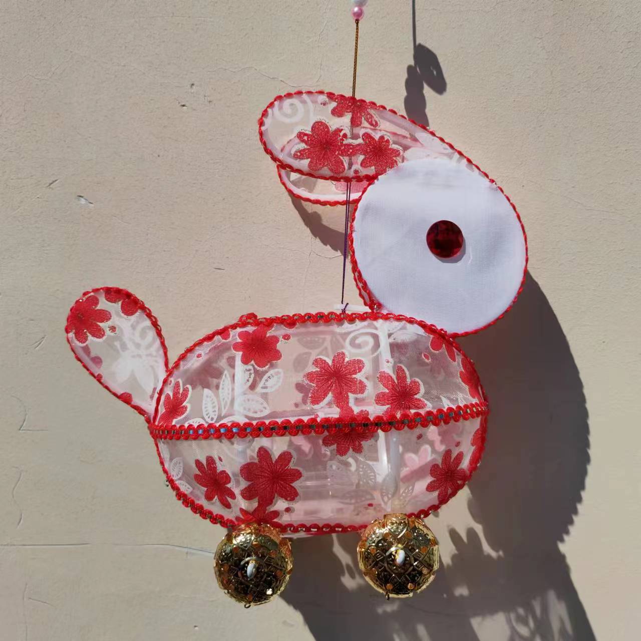 龙年拖拉绳兔子灯过新年发光元宵花灯蕾丝布艺兔子手工宫灯笼成品