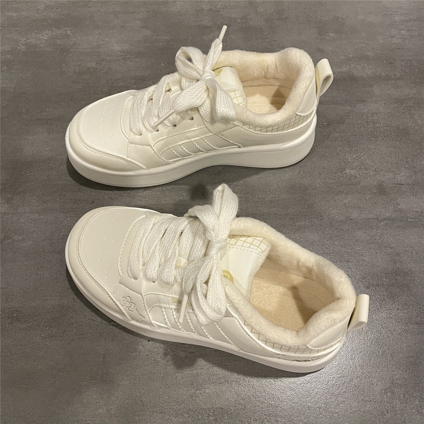 七七主人家 加绒小白鞋女2025冬季新款保暖薄绒棉鞋女厚底板鞋女,女鞋,帆布鞋,淘宝优惠券,粉丝福利购,淘宝优惠卷