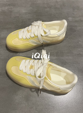 七七主人家 奶黄色多巴胺德训鞋女鞋2025新款小众学院风板鞋女款