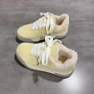 七七主人家 奶黄色加绒棉鞋女冬季保暖板鞋女鞋子女百搭运动鞋女