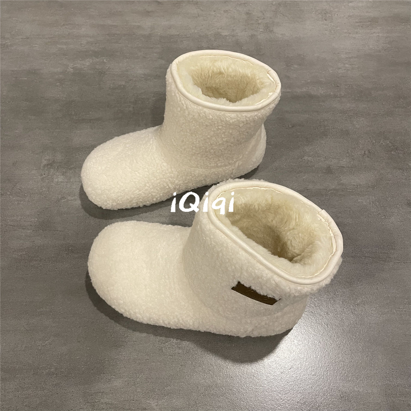 七七主人家白色加绒短筒靴子女