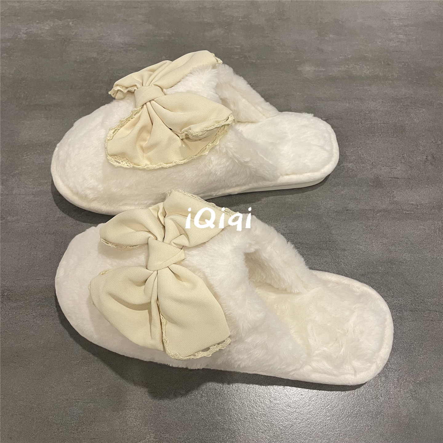 白色蝴蝶结保暖加绒棉拖鞋