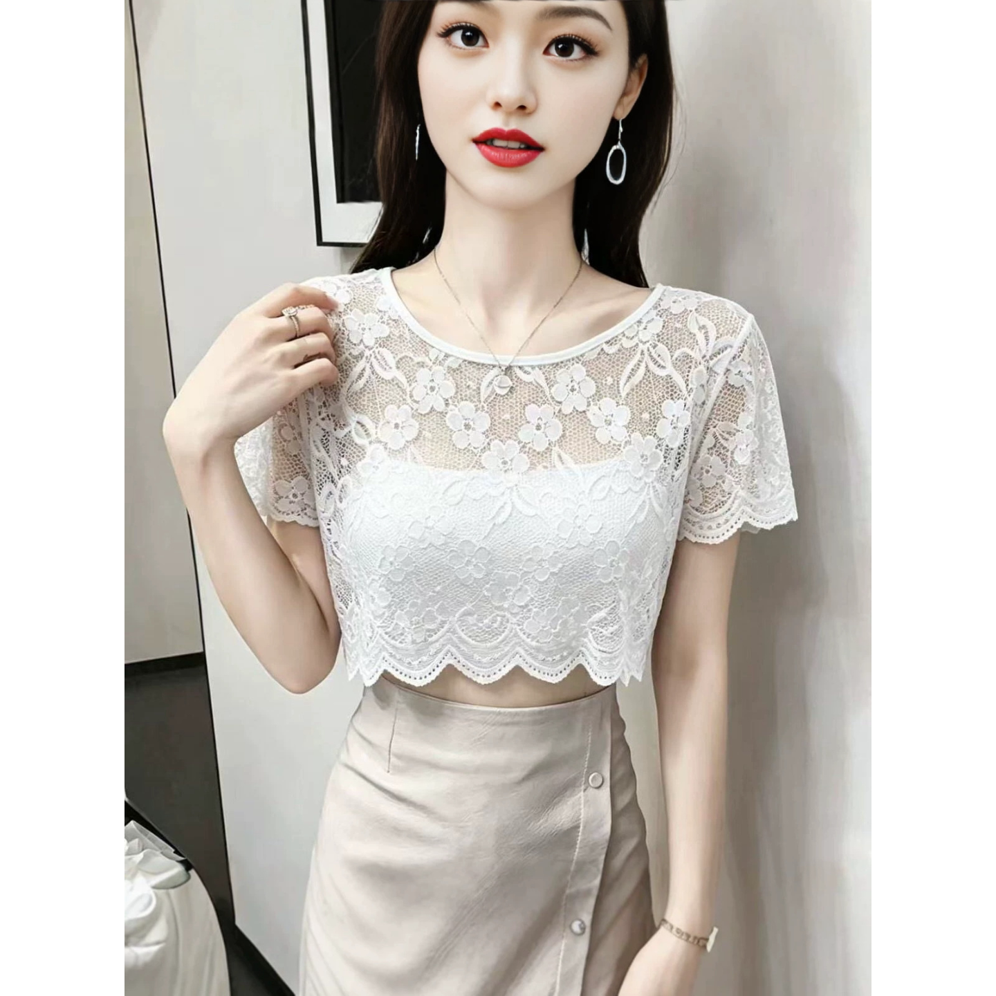 夏季新款黑白色半截蕾丝打底衫女短款圆领短袖内搭T恤罩衫上衣潮