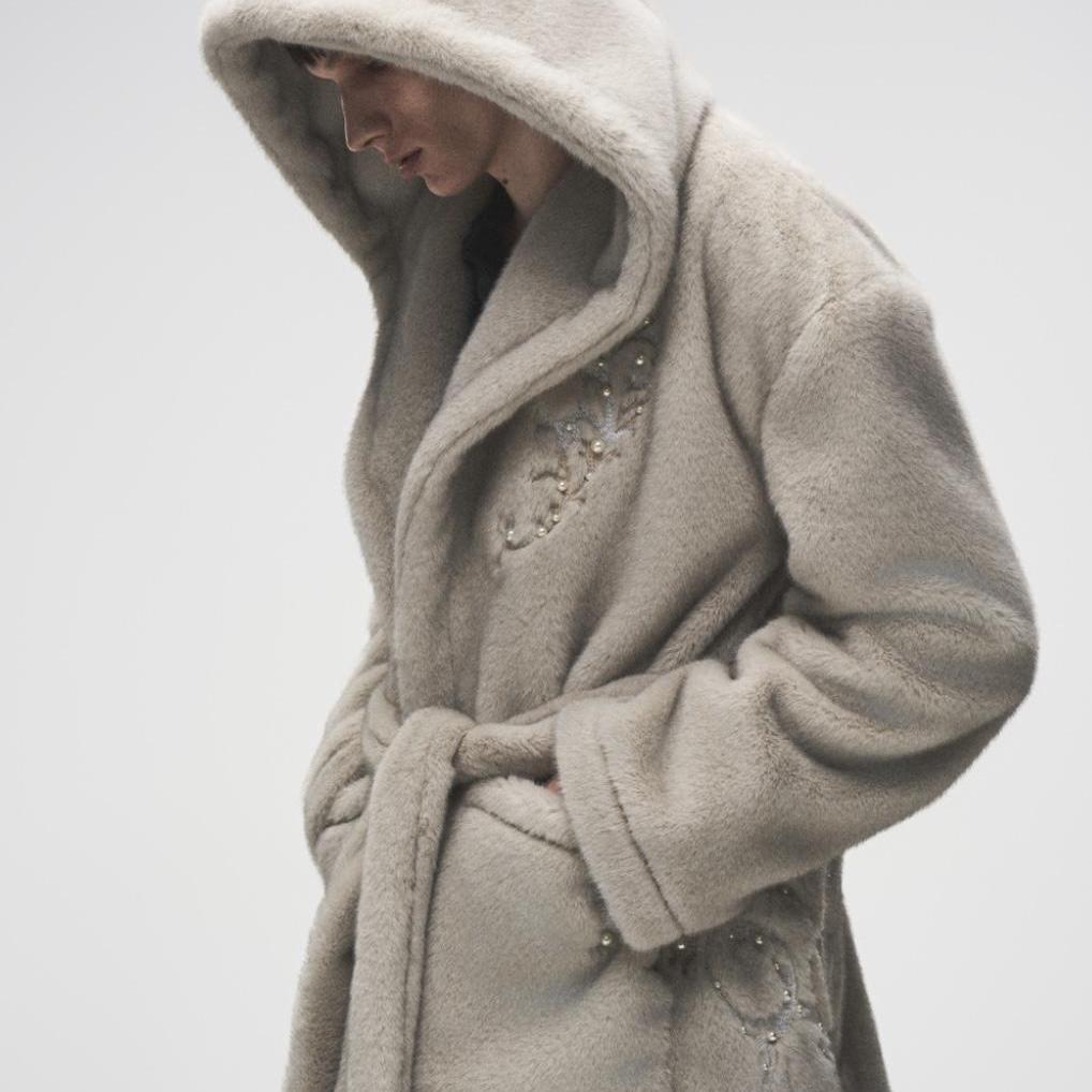 实体现货 Birth Of Royal Child Borc 刺绣藤蔓珍珠浴袍皮草大衣