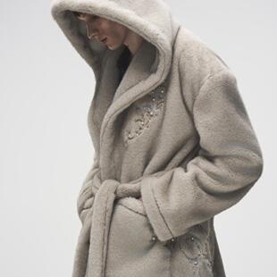 Birth Borc Child 刺绣藤蔓珍珠浴袍皮草大衣 Royal 实体现货