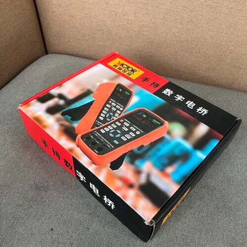 胜利VC4080手持式LCR仪，，。(议价)